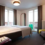 Отель Langley Le Petit 3*