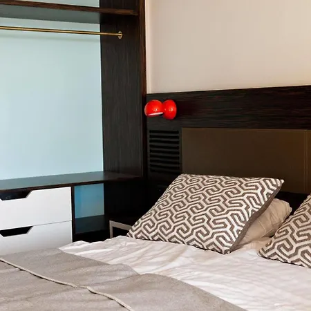 Langley Le Petit Hotel 3*