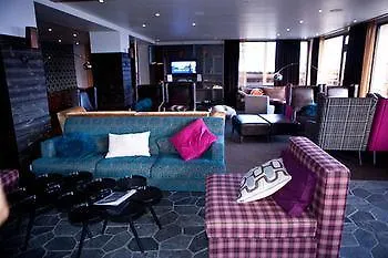 Langley Le Petit Hotel